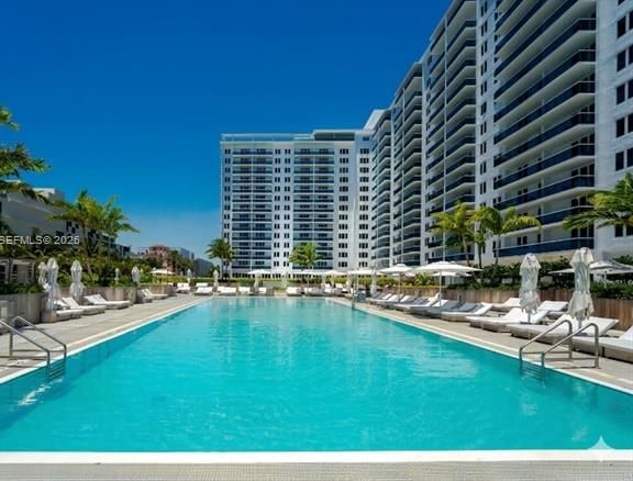Roney Palace Oceanfront 1BR, Heart Of South Beach photo 2