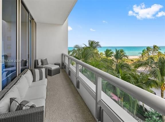 Carillon Beach House: Ocean Views, Wellness Oasis
