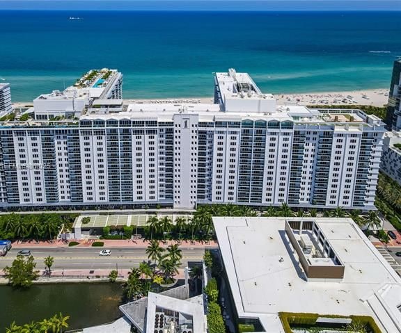 Roney Palace Studio With Direct Ocean Views photo 2