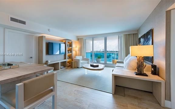 1 Hotel South Beach: Skyline Views & Resort photo 3