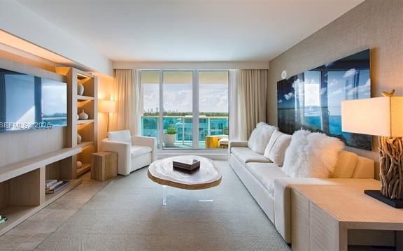 1 Hotel South Beach: Skyline Views & Resort