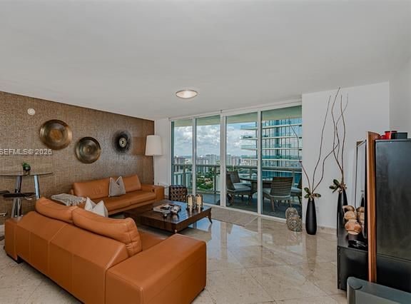 Ocean Three: Oceanfront 2BR With Jacuzzi photo 3