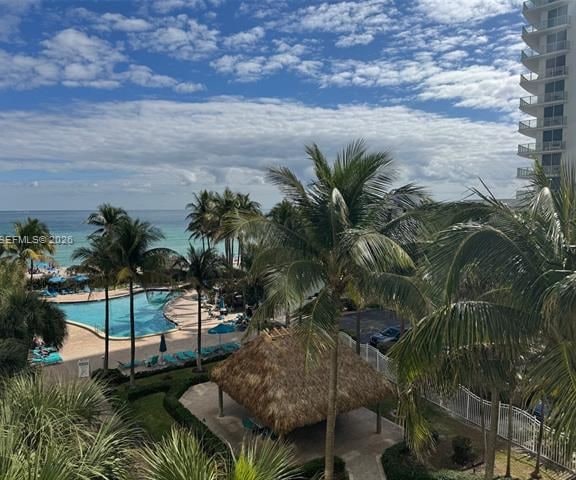Oceanfront Tides Condo With Pool Views