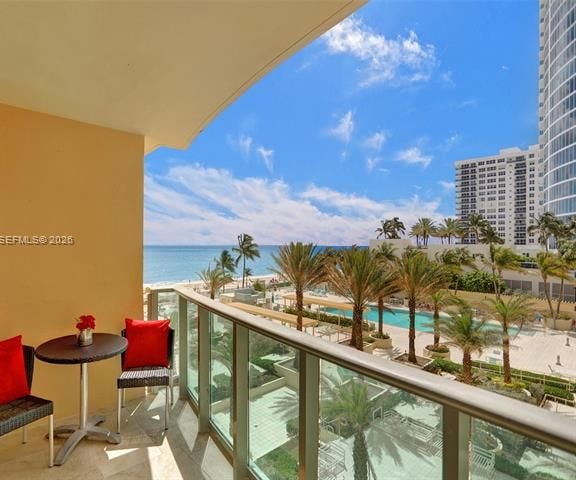 The Wave Oceanfront With Modern Renovations