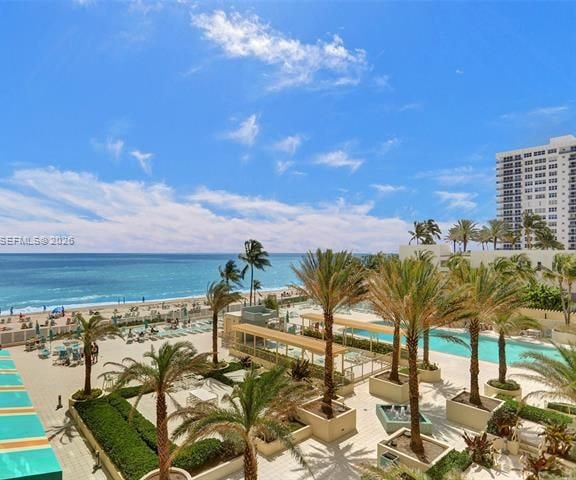 The Wave Oceanfront With Modern Renovations photo 2