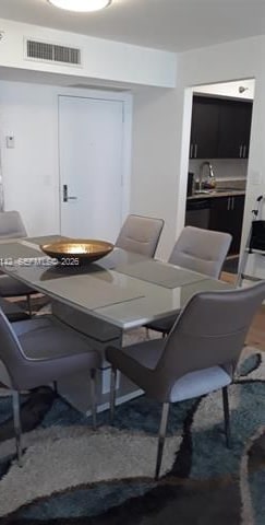 Parc Central: Waterfront 2BR With Washer/Dryer photo 2