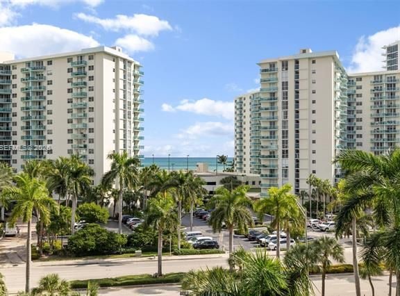 Hallmark Ocean Drive Resort Condo