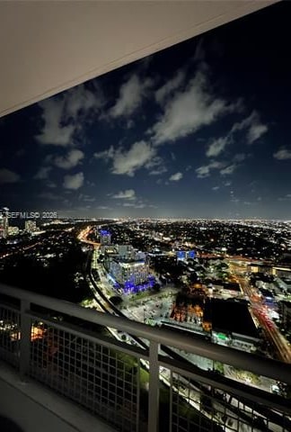 34th-Floor Infinity Brickell With Water Views — photo 2