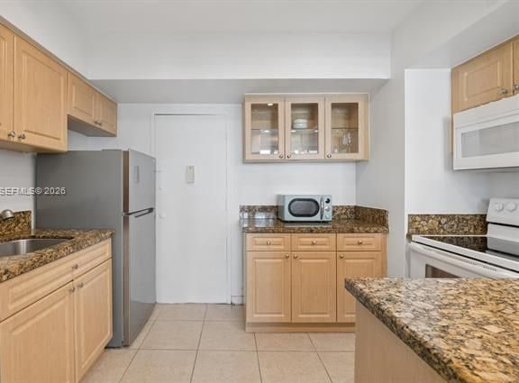 Oceanfront Alexander Towers With Valet Parking photo 2