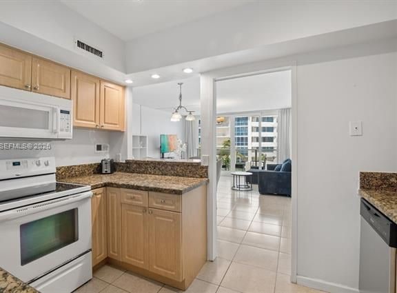 Oceanfront Alexander Towers With Valet Parking photo 3