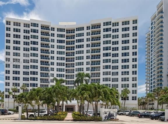 Oceanfront Alexander Towers With Valet Parking