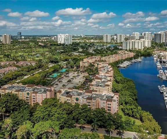 Refreshed 3BR Condo In Aventura