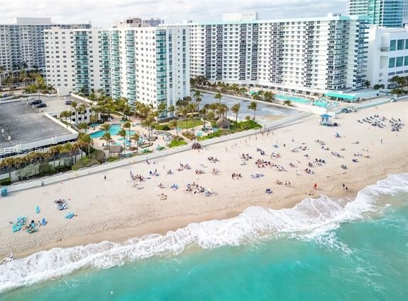 Tides On Hollywood Beach - Designer 1BR photo 3
