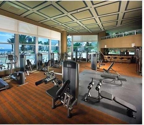 Oceanfront Hollywood Condo With Full Amenities photo 3
