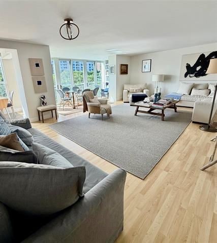 Oceanfront Key Biscayne With Resort Amenities photo 3