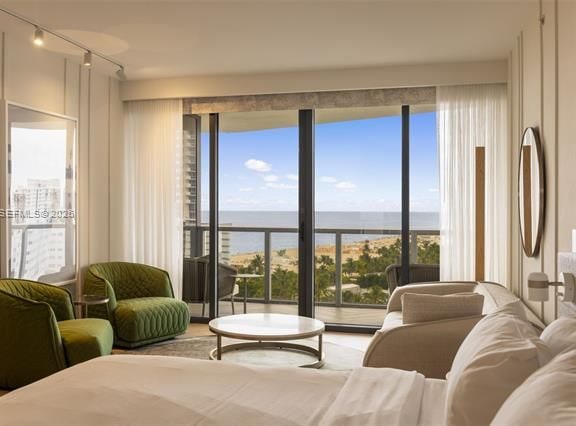 Bright 11th-Floor Studio With Water Views photo 2