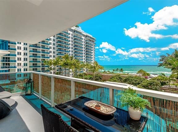 Roney Palace Junior 2BR With Ocean Views