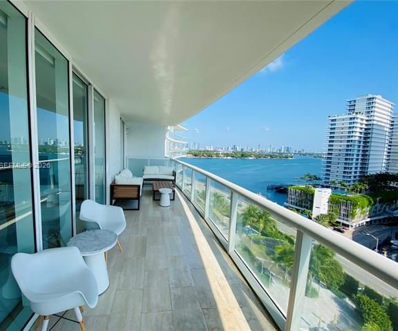 Icon South Beach: Starck Design, Bay Views — photo 2