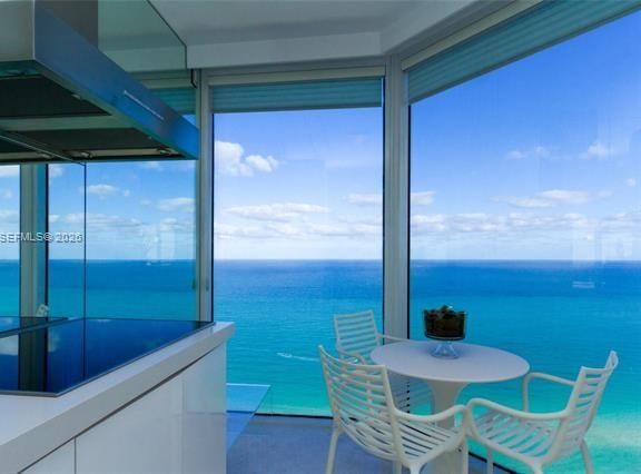 High-Floor Corner Ocean Views At Green Diamond