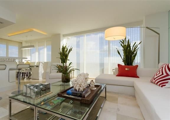 High-Floor Corner Ocean Views At Green Diamond photo 3