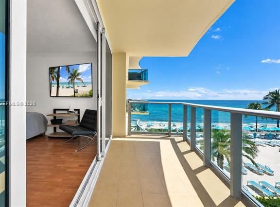 The Wave: Oceanfront Studio With Beach Access photo 3