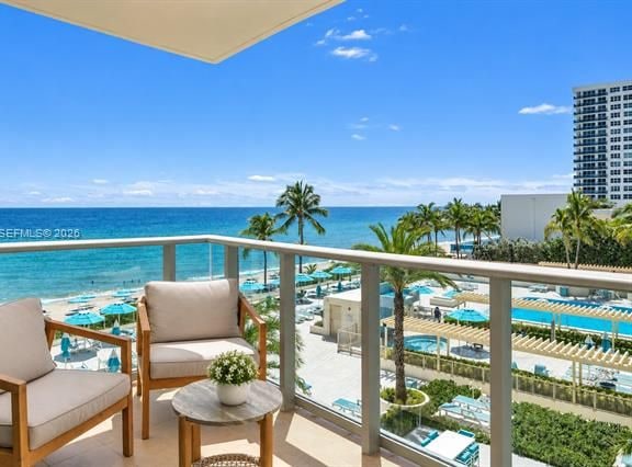 The Wave: Oceanfront Studio With Beach Access
