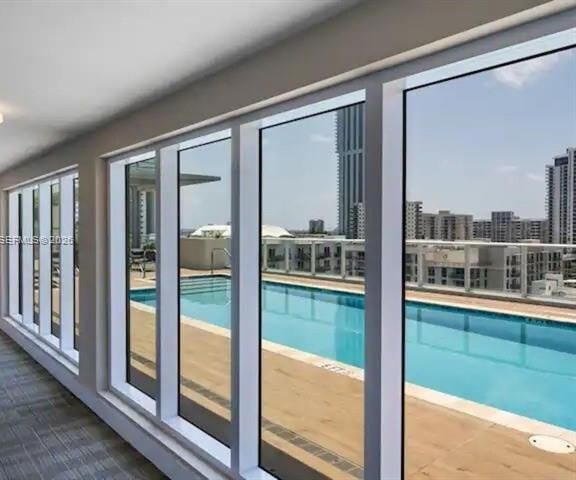 Modern Edgewater Condo With Rooftop Pool photo 2