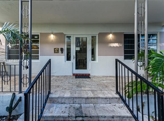 Furnished 2BR Near Lincoln Road, South Beach