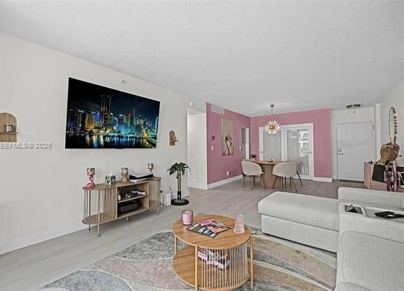 Oceanfront Hollywood Beach 1BR Condo photo 3