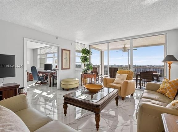9Th Floor Lake Views At No 53 Palmaire photo 2