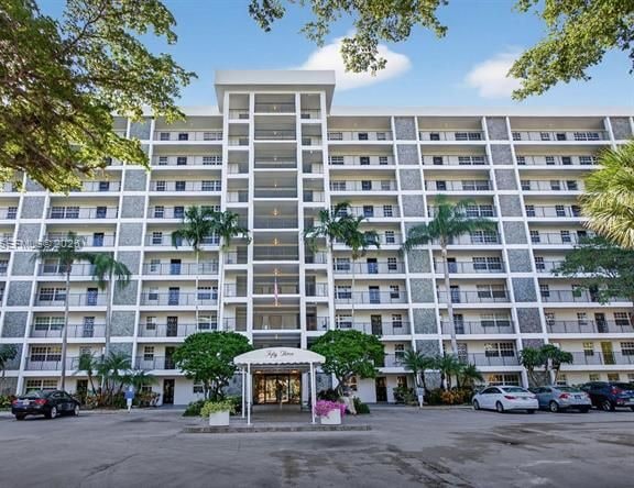 9Th Floor Lake Views At No 53 Palmaire