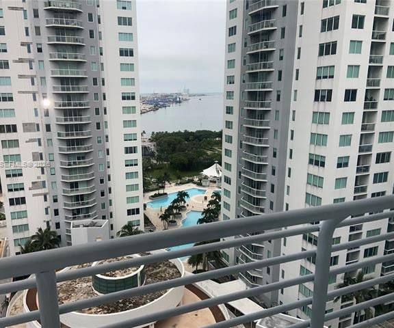 Modern Downtown Miami Condo, Bay Views