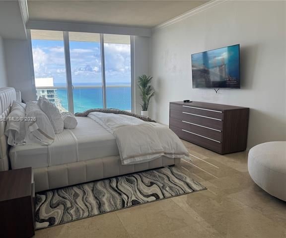 Luxury Beach Club Corner Penthouse, Ocean Views photo 2