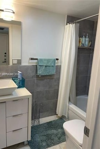 Renovated Oceanfront 2BR With Dual Views — photo 2