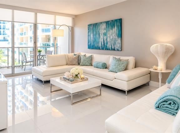 The Wave Beachfront With Ocean Views — photo 2