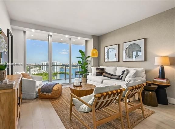 Waterfront 2BR Den With Bay And Ocean Views