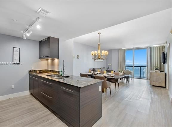 Icon Brickell 43rd Floor Ocean View 2BR — photo 2