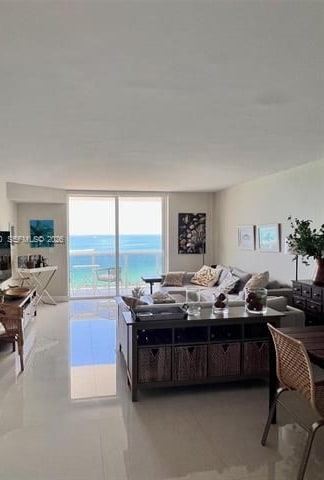 Oceanfront 2BR, Direct Views From Every Room