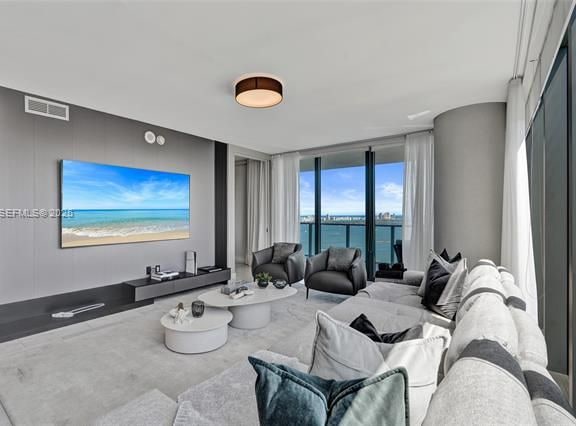 Paraiso Bay Waterfront With Bay Views
