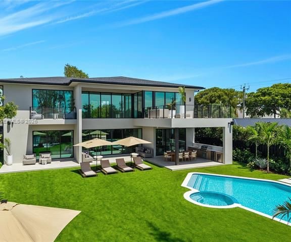 Luxury Lakefront Villa With Pool, Dock And 8 Suites photo 3