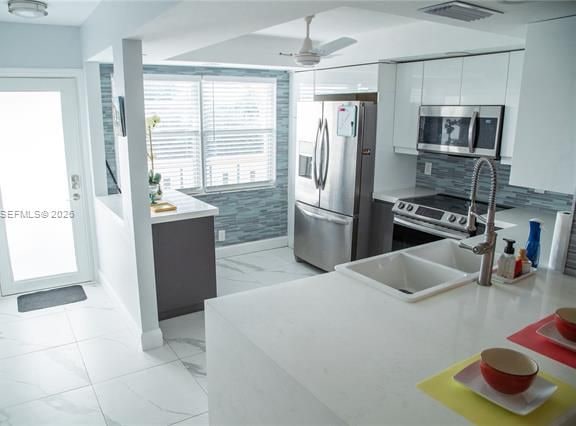 Lucaya Village Penthouse Lake View photo 3