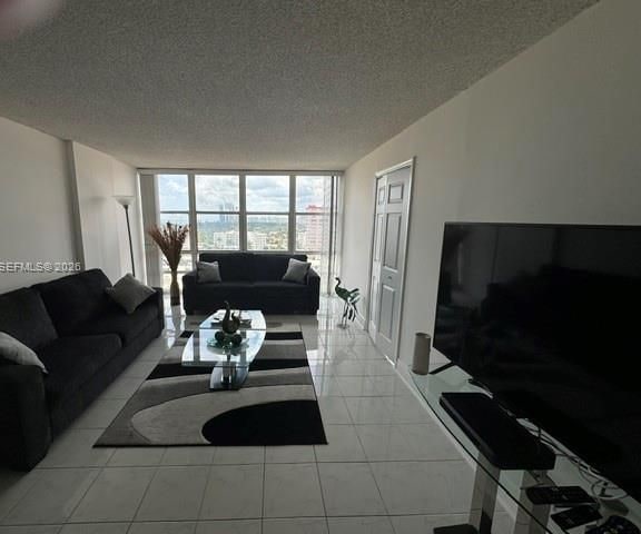 Oceanfront 2BR With Indoor Pool In Hallandale