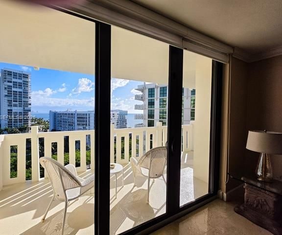 Oceanfront 2BR With Private Balcony, Beach Access photo 2