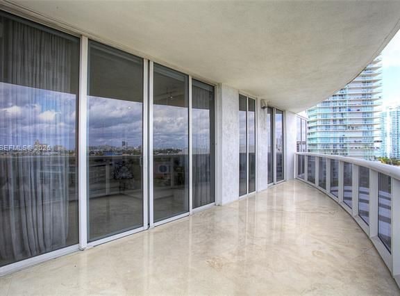 Designer Furnished 2BR In SoFi's Murano Glass Tower photo 3