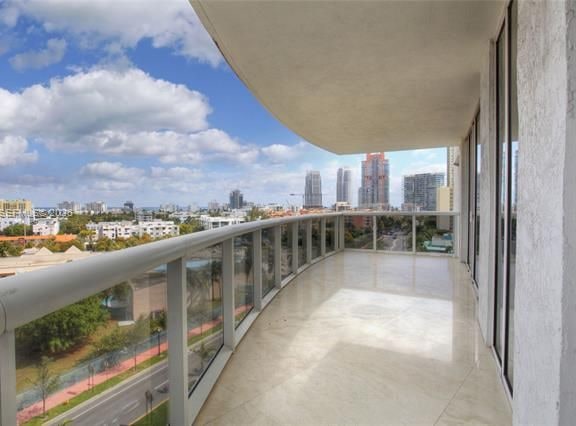 Designer Furnished 2BR In SoFi's Murano Glass Tower photo 2