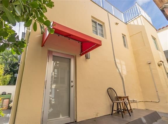 Eva Condo: Detached Two-Story South Beach Home photo 2