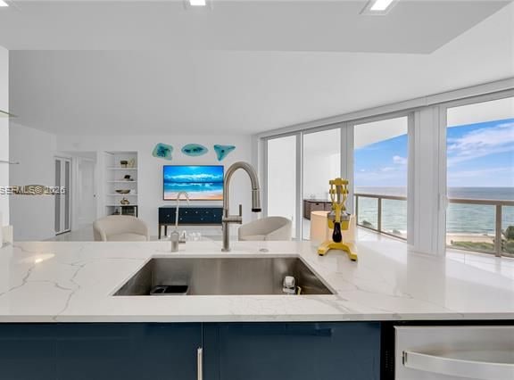 Oceania I Ocean Views With Private Beach Club photo 3