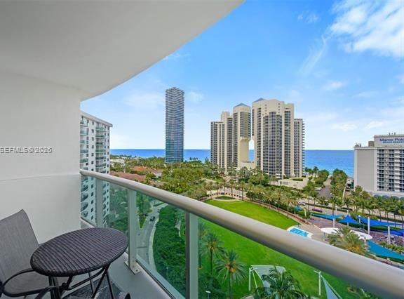 Ocean Reserve 1405: Renovated 1BR With Den photo 2