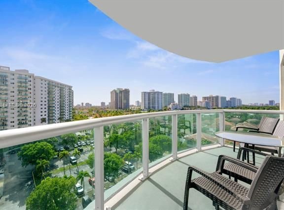 Ocean Reserve - Steps From Sunny Isles Beach photo 2