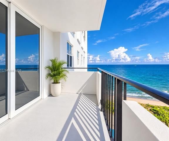 Royal Coast Oceanfront With Panoramic Views photo 3
